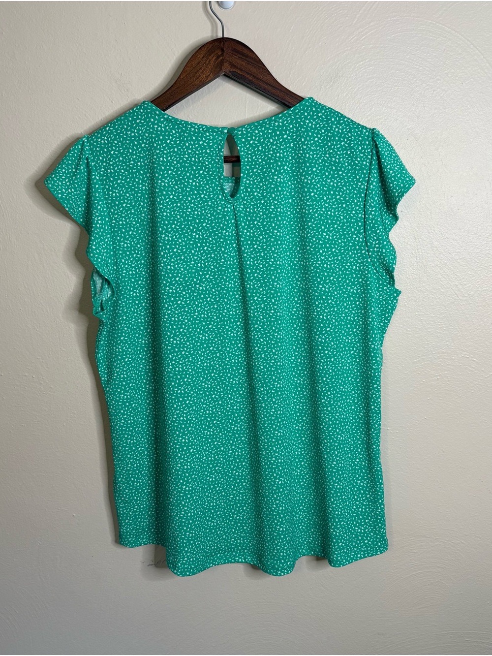 Adrianna Papell NWT Green Flutter Sleeve Blouse Size Large Smocked Shoulder Work - Picture 6 of 15